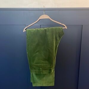 NWOT beautiful Kelly green Orvis cords